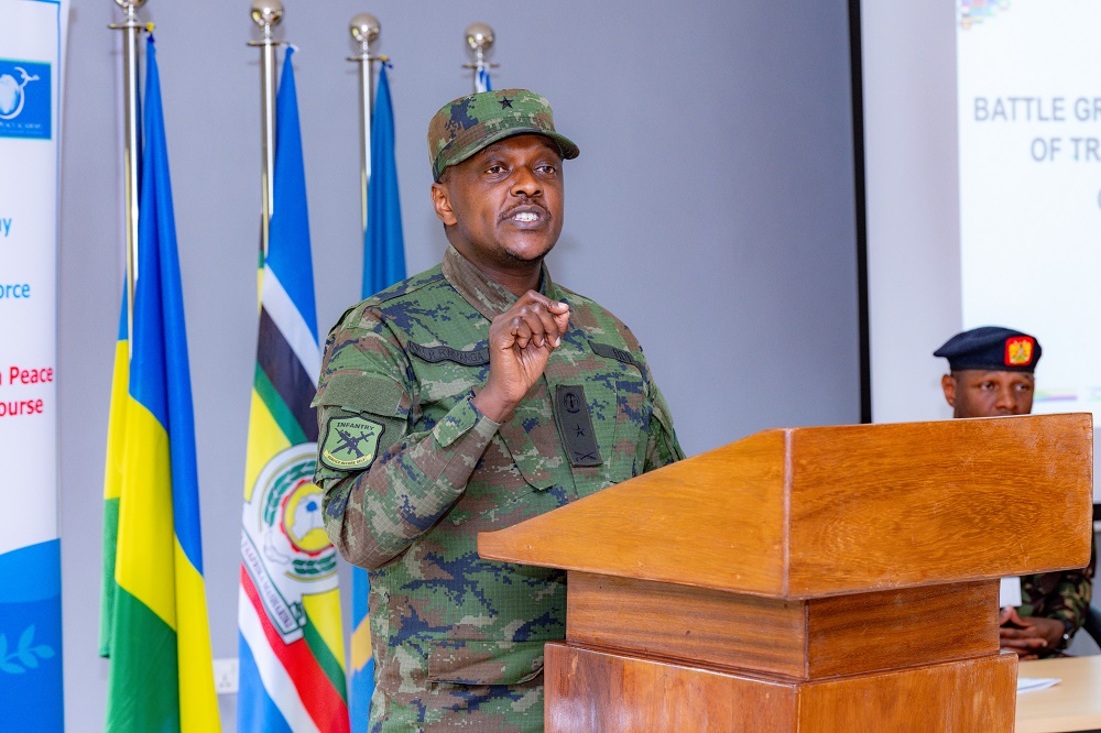 Umuvugizi w’Ingabo z’u Rwanda, Brig. Gen Ronald Rwivanga, yasabye ingabo za Afurika y’Iburasirazuba zishinzwe gutabara aho rukomeye EASF kurangwa n’ubunyamwuga