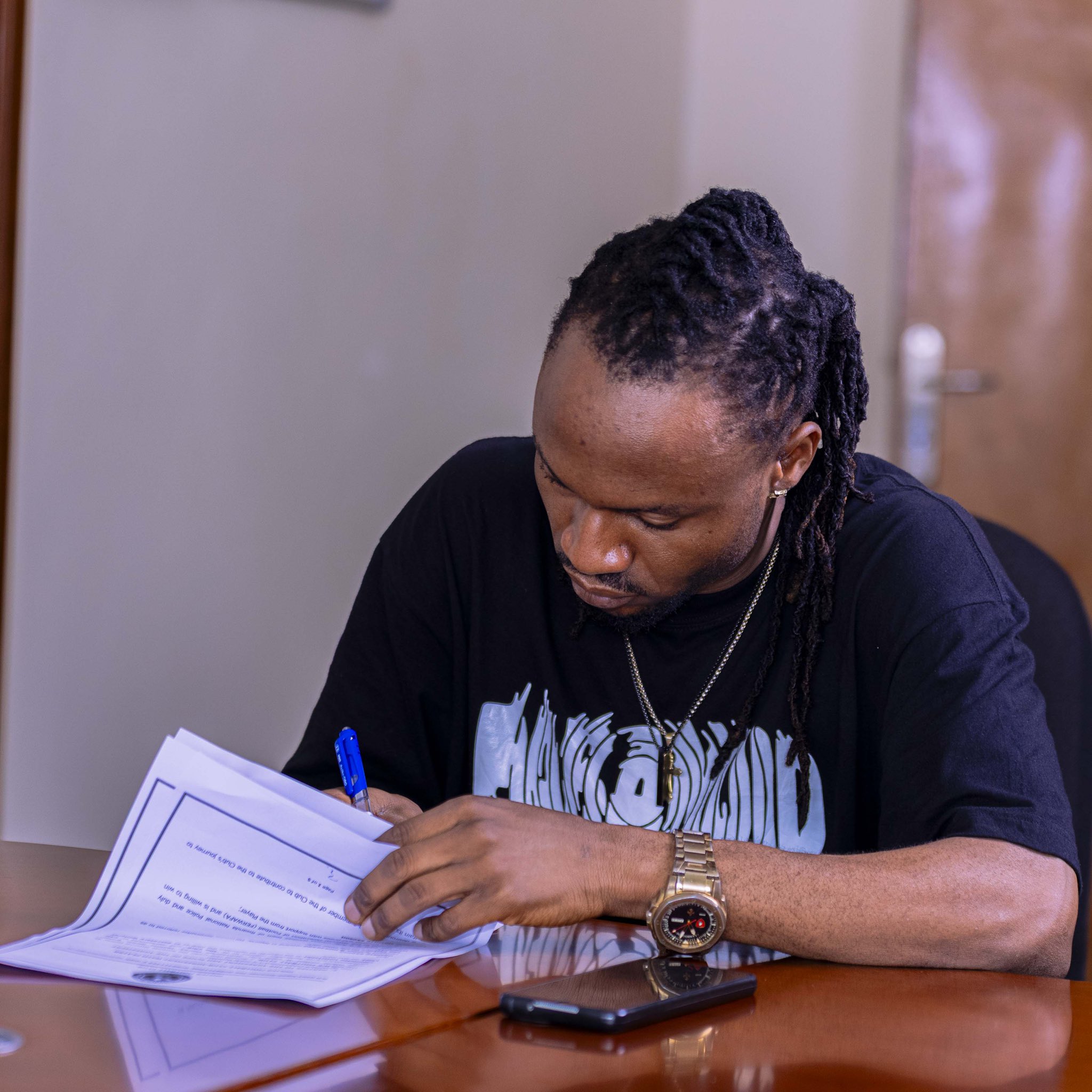 Okorie Ekeson yashyize umukono ku masezerano ya Police FC