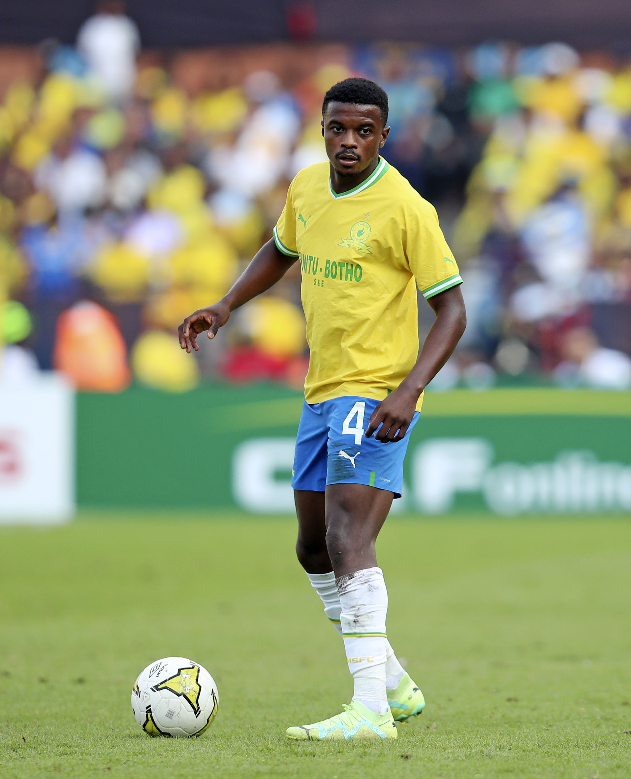 Teboho Mokoena yagerageje gufasha Mamelodi Sundowns ariko biranga