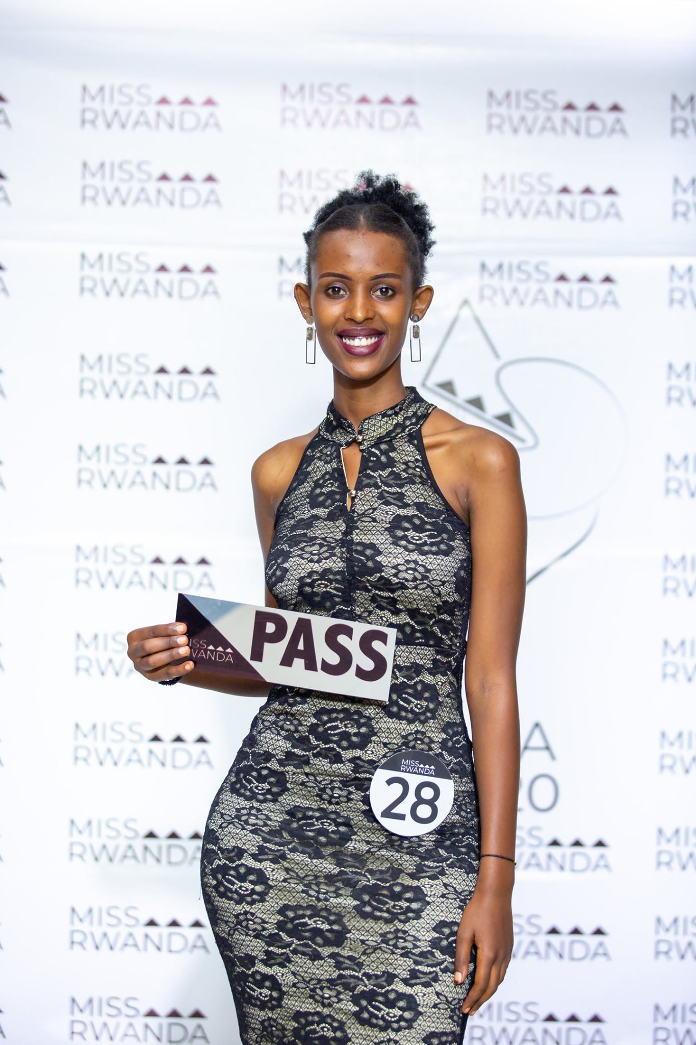 Gaju Evelyne ni umwe mu bitabiriye Miss Rwanda 2020 ntiyabasha kugera mu cyiciro cya nyuma cy'irushanwa/ Ifoto: Miss Rwanda