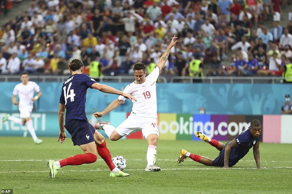 Mario Gavranovic yatsinze igitego cya gatatu cy’u Busuwisi nyuma y’iminota mike atsinze ikindi cyanzwe