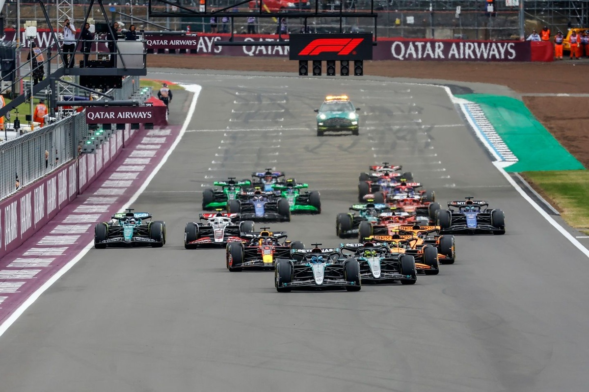 Umuhanda wa Formula One wubakwa witondewe ku buryo ufasha imodoka kunyuranaho byihuse kandi hitawe ku mutekano