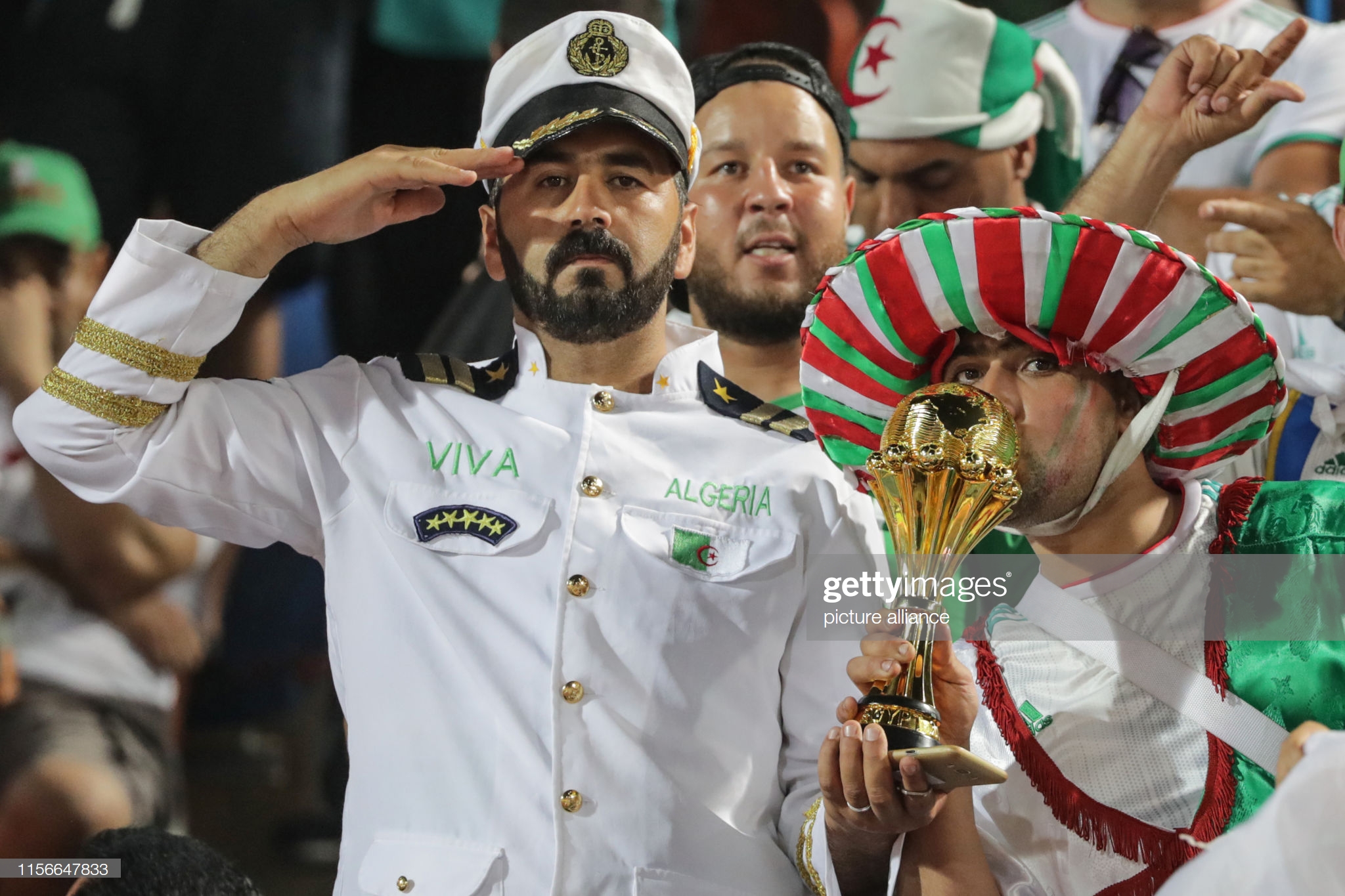 Abafana ba Algerie bari biganje muri Stade Mpuzamahanga ya Cairo