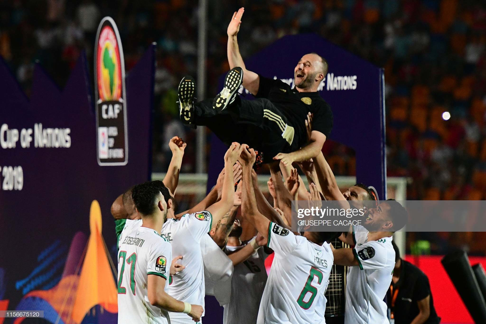 Umutoza Djamel Belmadi yazamuwe mu bicu