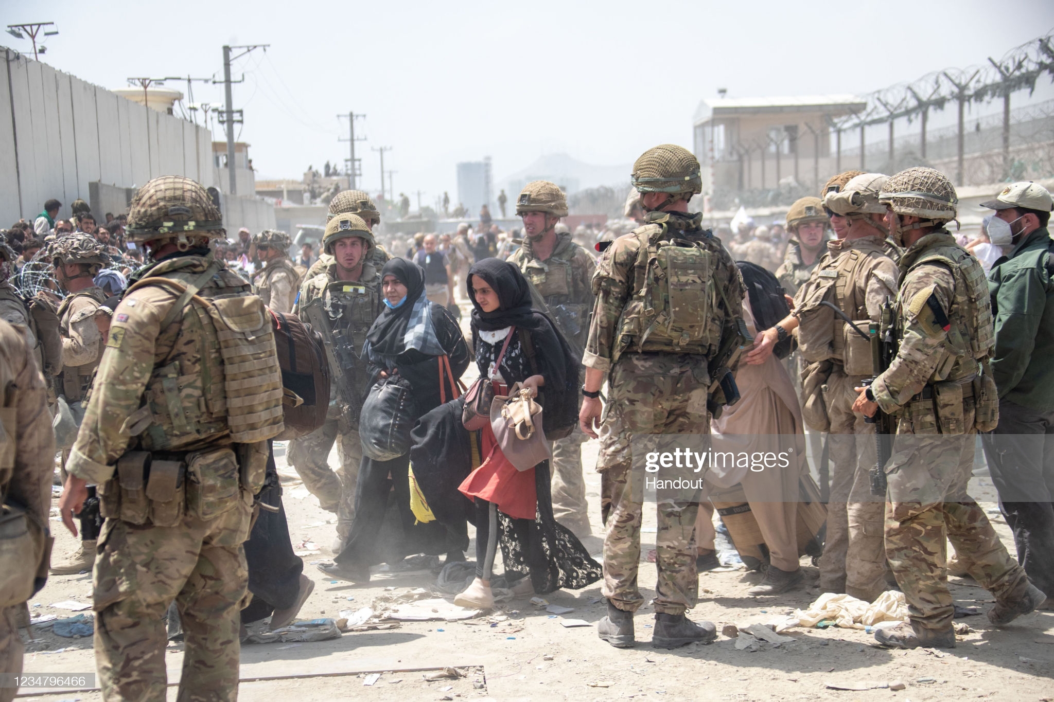 Amerika yifashishije ibihugu by'incuti kugira ngo impunzi zo muri Afghanistan zibone aho ziba zitekanye