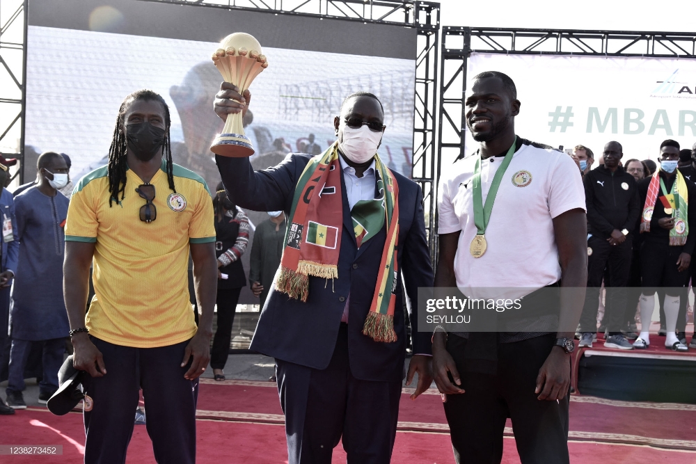 Perezida wa Sénégal, Macky Sall, yagiye kwakira Ikipe y'Igihugu ku kibuga cy'indege