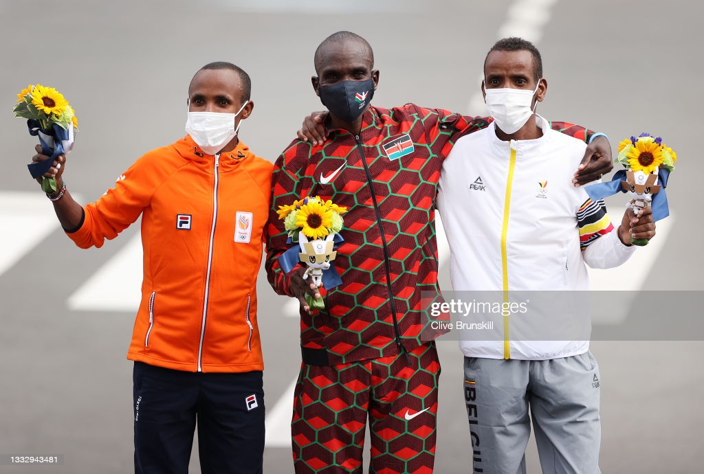 Abdi Nageeye, Eliud Kipchoge na Bashir Abdi baje muri batatu ba mbere muri Marathon