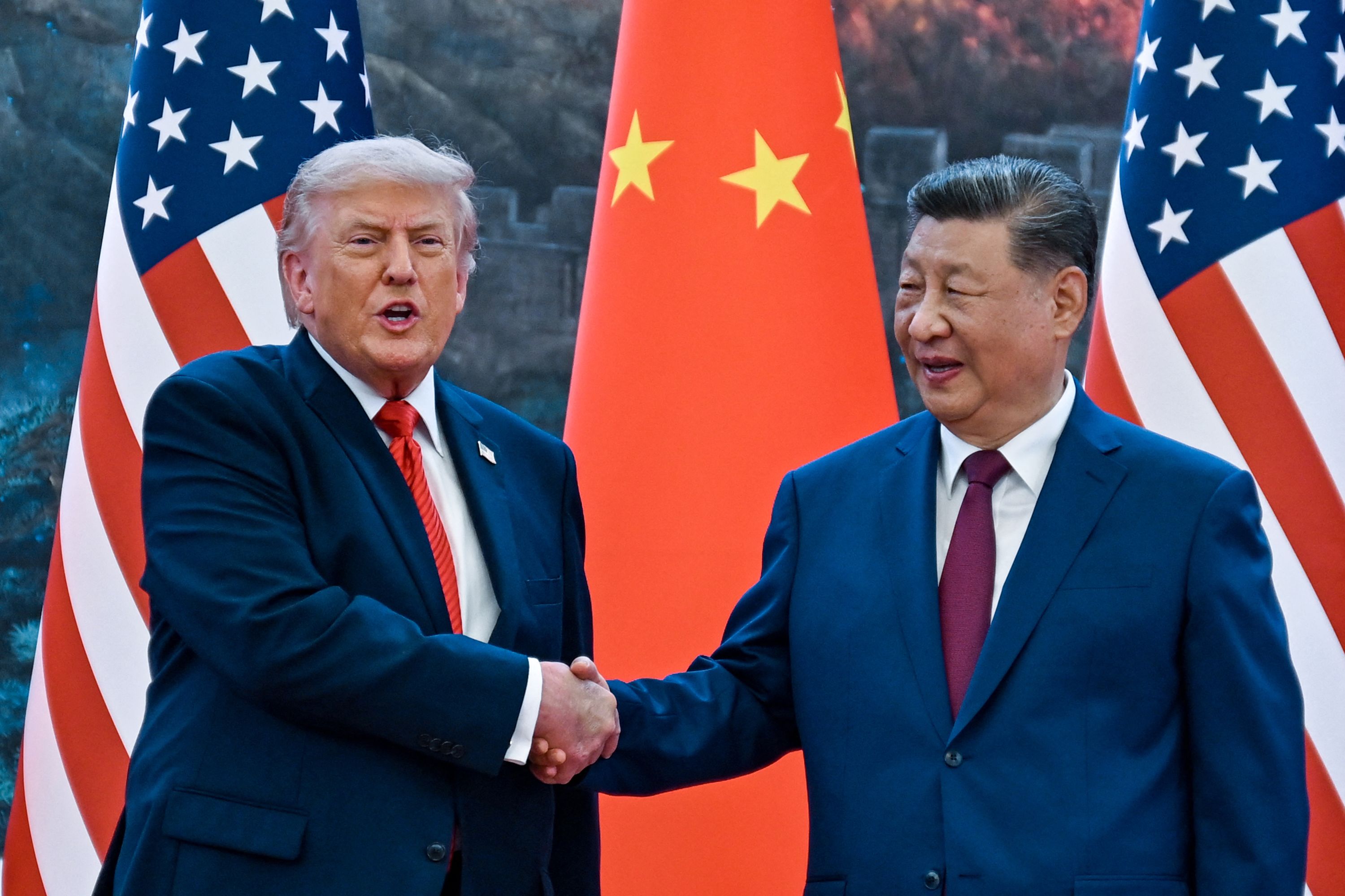 Perezida Xi Jinping ategerejwe muri Amerika ku butumire bwa Trump