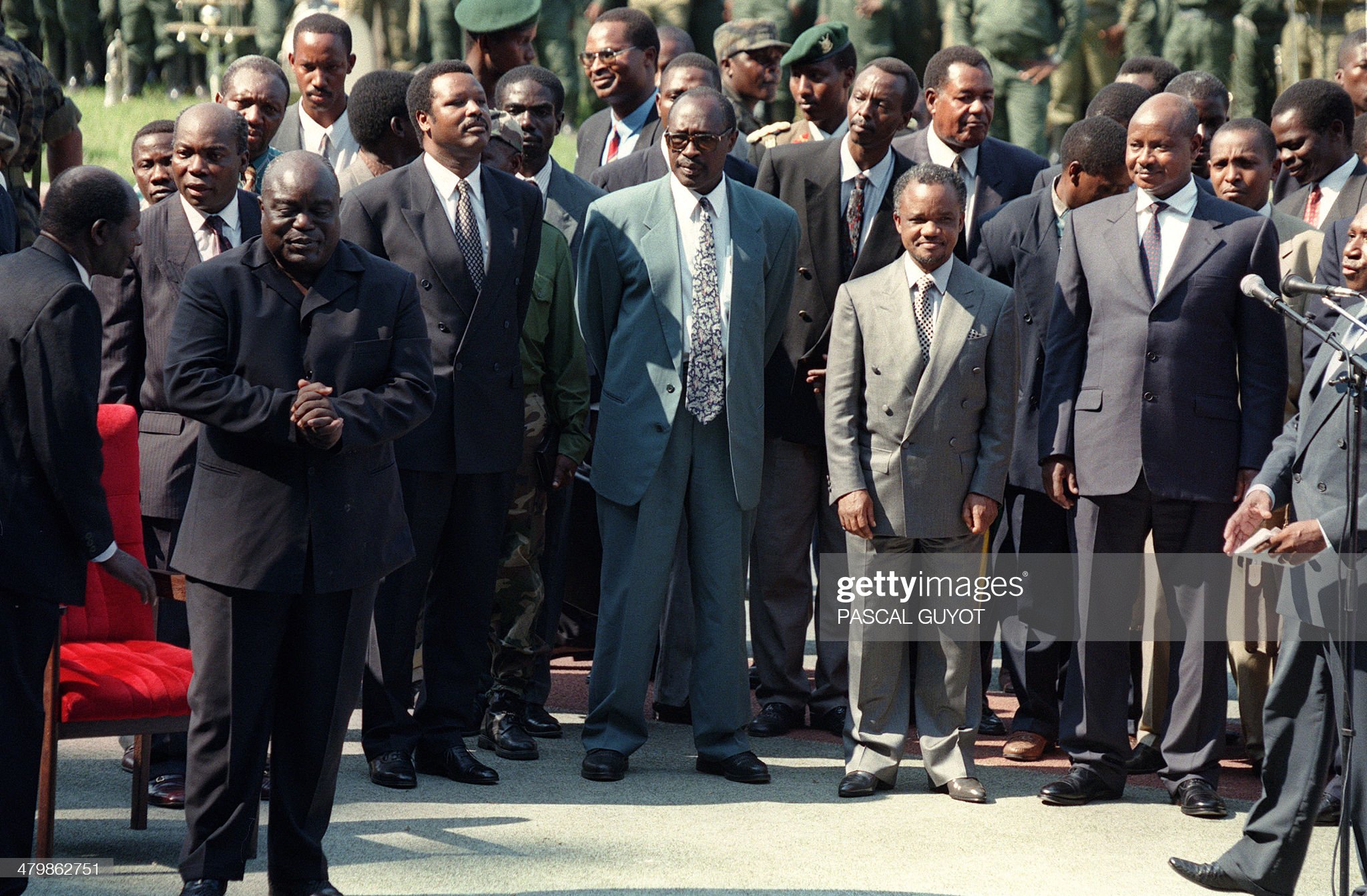 Laurent Kabila akijya ku butegetsi, yagaragaje umuhate wo gushyigikira abavuga Ikinyarwanda bamufashije kugera ku butegetsi, gusa nyuma y'umwaka yarabihindutse