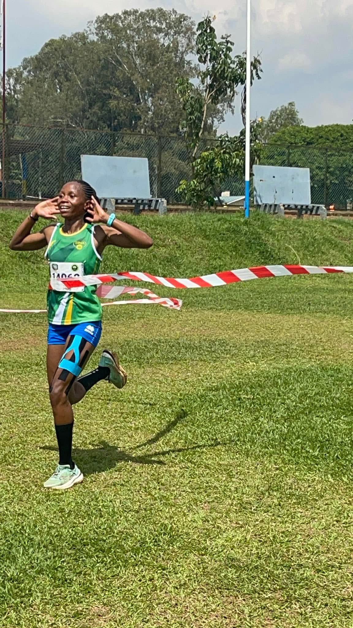 Imanizabayo Emelyne yishimira intsinzi aheruka kubona mu bagore