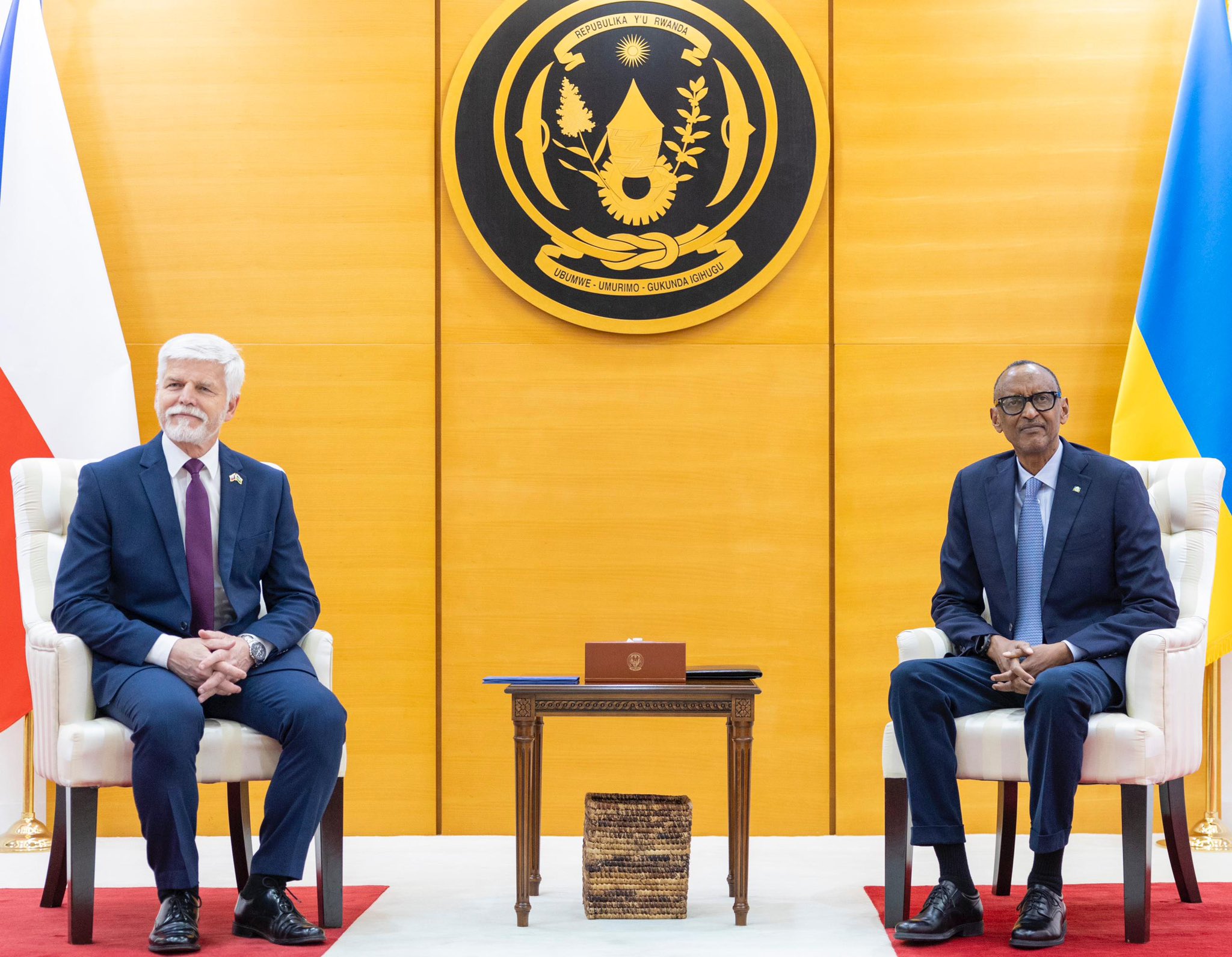 Perezida Pavel yaganiriye na Perezida Kagame ku ngingo zitandukanye zigamije guteza imbere umubano w'ibihugu byombi