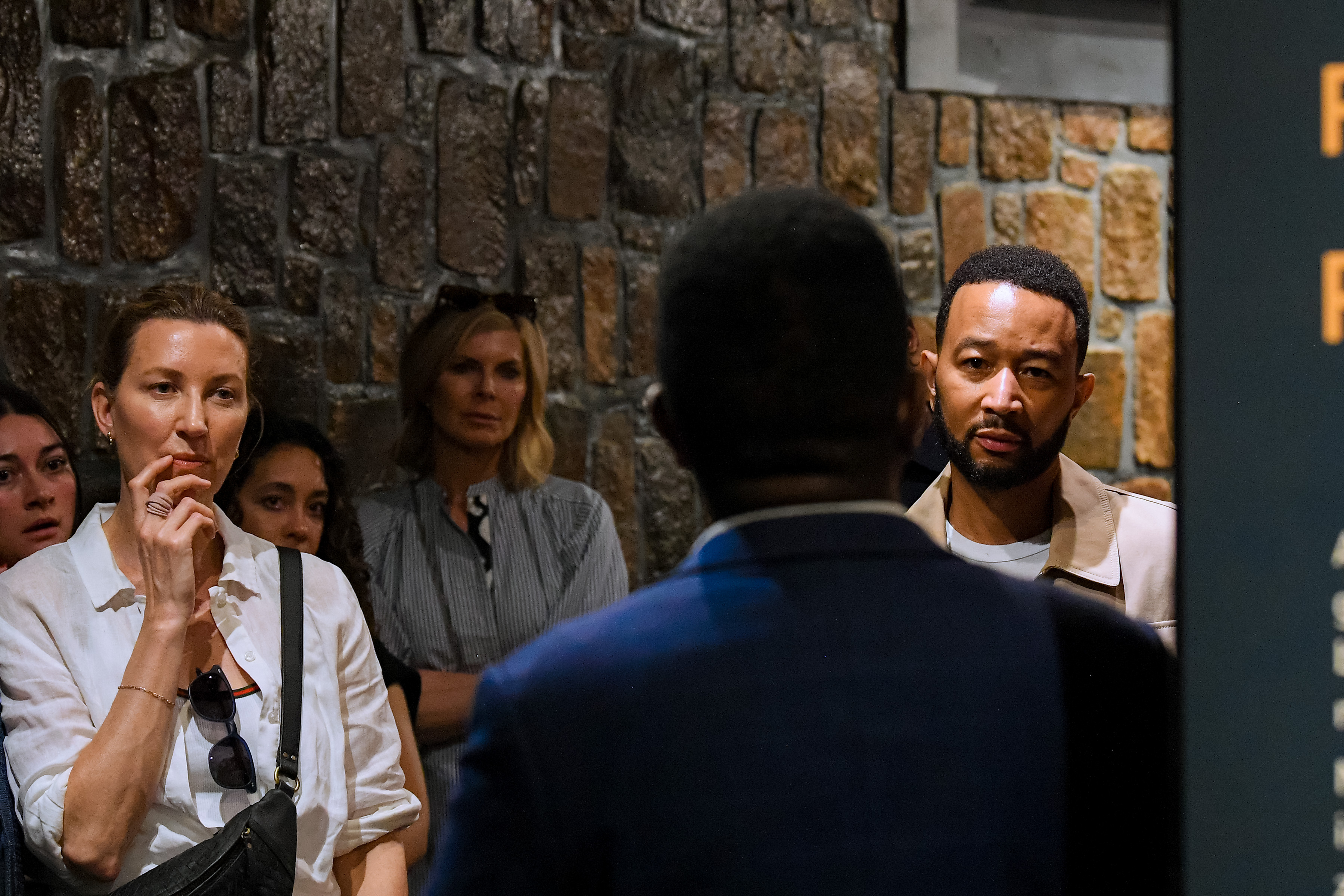 John Legend n'itsinda bari kumwe, basobanuriwe ibyateye Jenoside yakorewe Abatutsi n'ingaruka zayo