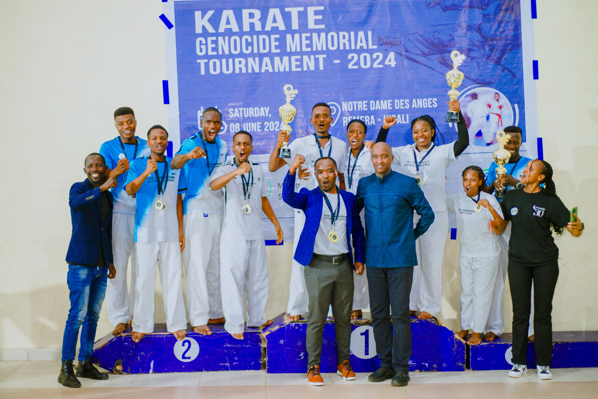 The Champions Sports Academy yishimira umwanya wa mbere yegukanye ihigitse andi makipe