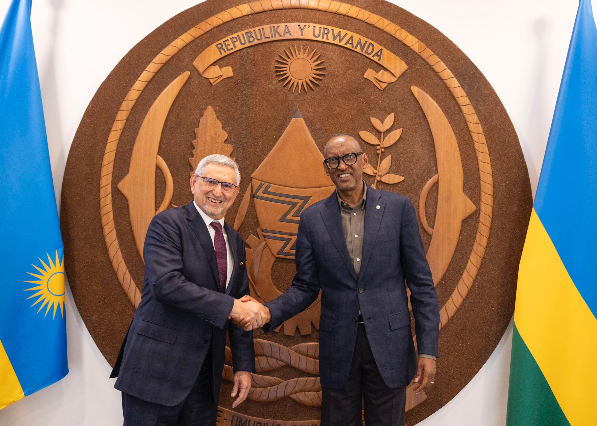 Perezida Paul Kagame yakiriye Jorge Carlos De Almeida Fonseca wari uyoboye indorerezi za AU-COMESA mu matora