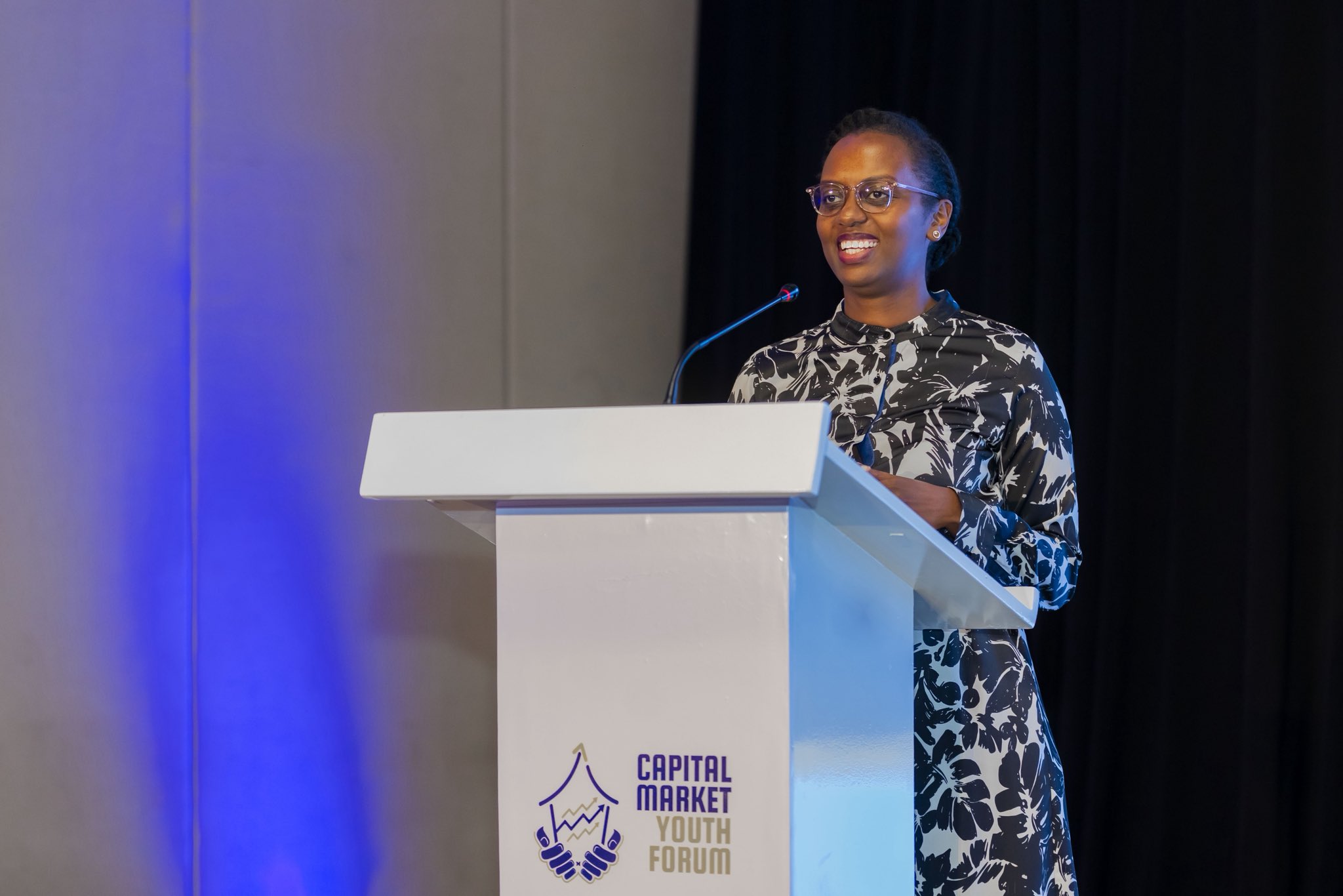 Minisitiri Mutesi Linda Rusagara yerekanye ibyiza byo gushora ku isoko ry'imari n'imigabane