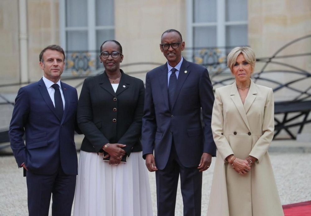 Perezida Kagame na Madamu Jeannette Kagame bageze i Paris mu Bufaransa