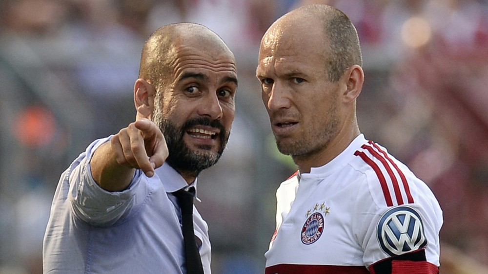 Arjen Robben ntiyumvikanye na Pep Guardiola (ibumoso) wamutozaga muri Bayern Munich