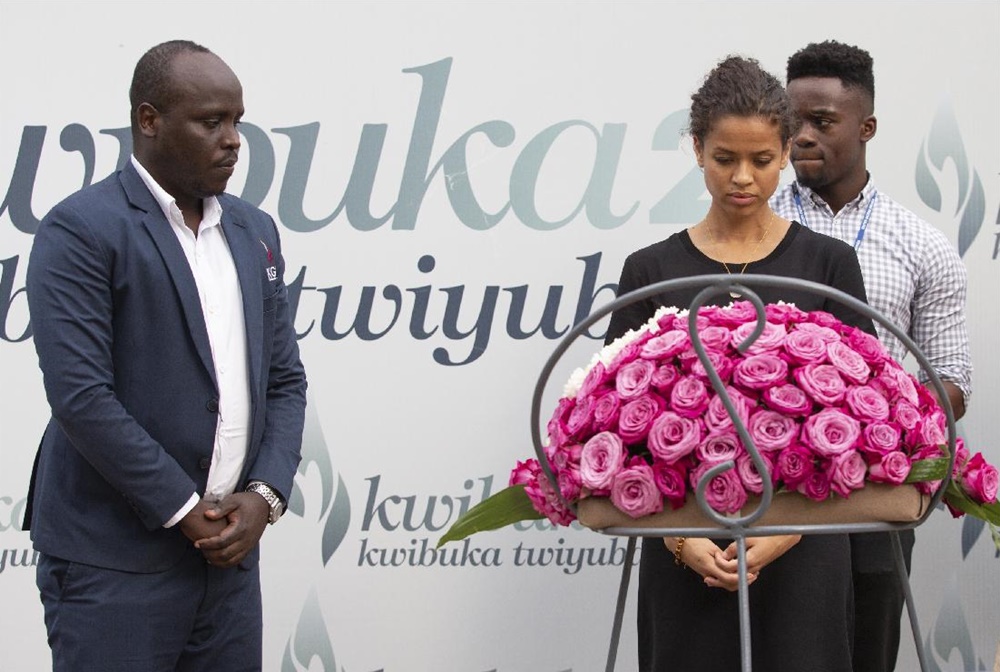 Gugu Mbatha-Raw yunamiye Abatutsi bashyinguwe ku rwibutso rwa Gisozi