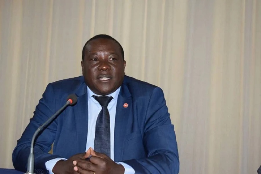 Minisitiri Gatabazi yamaze impungenge imbaga y'abari gusubira mu cyaro