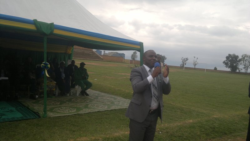 Guverineri Musabyimana yasabye abaturage kurangwa n'isuku ku mubiri no kwita ku byo bakorerwa