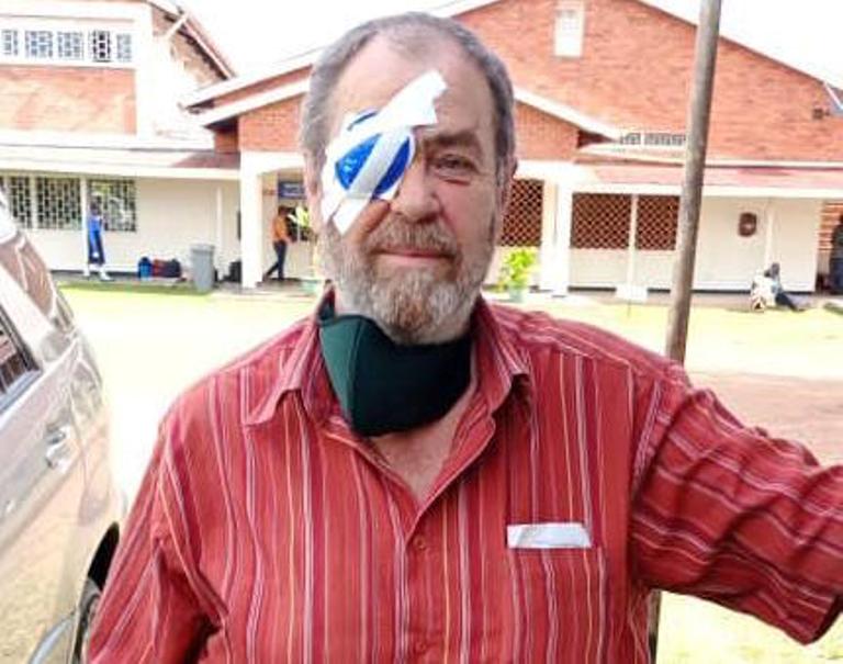Guy Smith yafashwe n'inzego z'umutekano za Uganda ashinjwa kubangamira Leta. Yari aherutse kubagwa ijisho