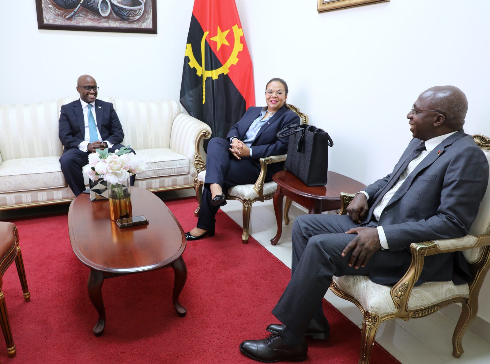 Abayobozi ku mpande zombi bagomba kuganira ku muti urambye w'ibibazo bimaze igihe hagati y'ibihugu byombi