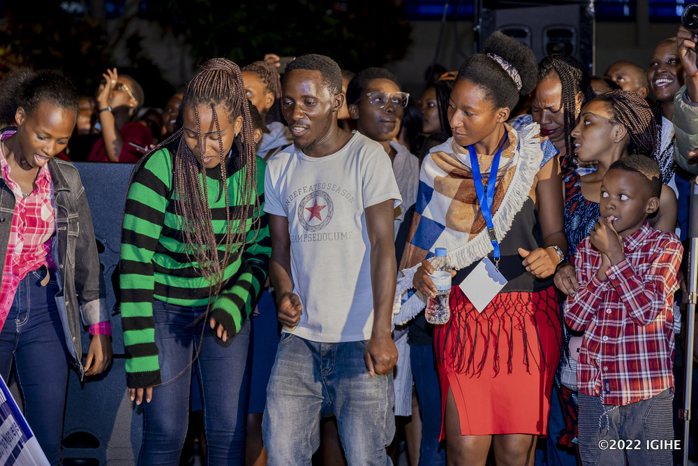 Umuziki uba ubyinwa nk'ahandi