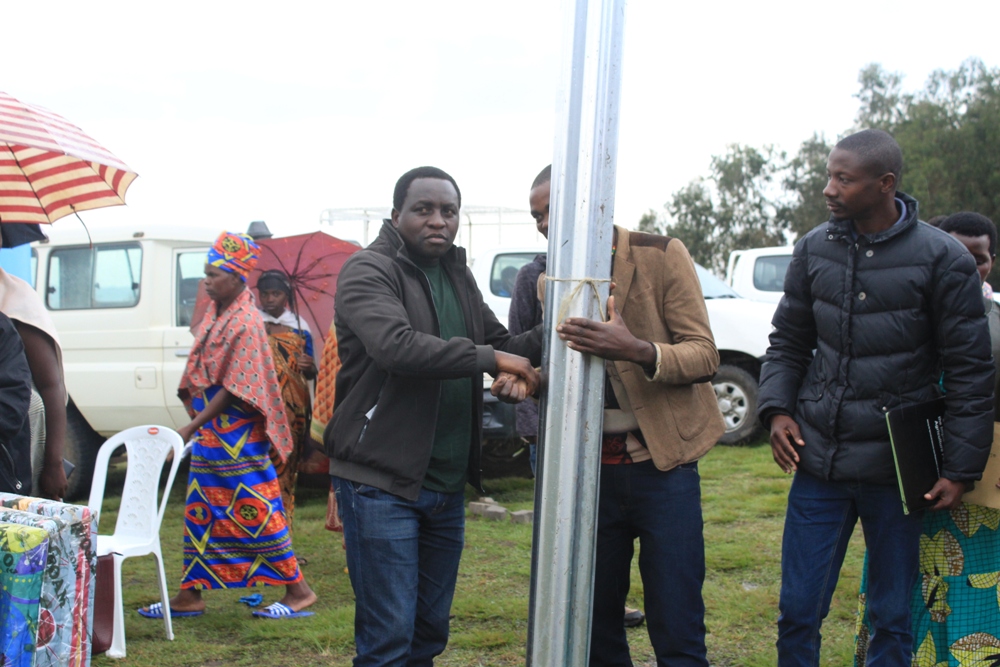 Hatanzwe amabati yo gusakaza inzu