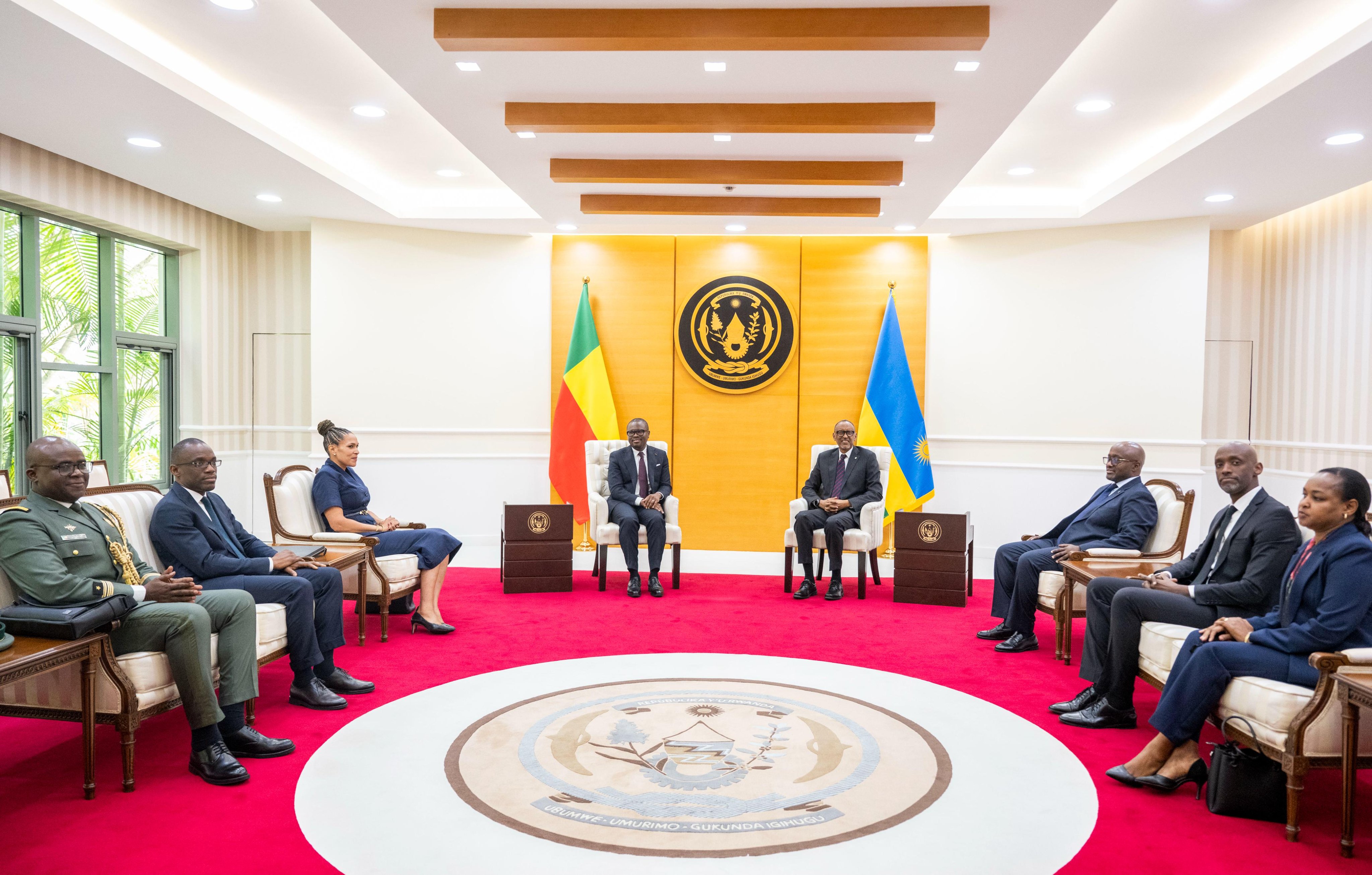 Abakuru b'ibihugu bombi basabye amatsinda y'abayobozi gushyira imbaraga mu mugabo uhari no kumenya inzego nshya z'imikoranire