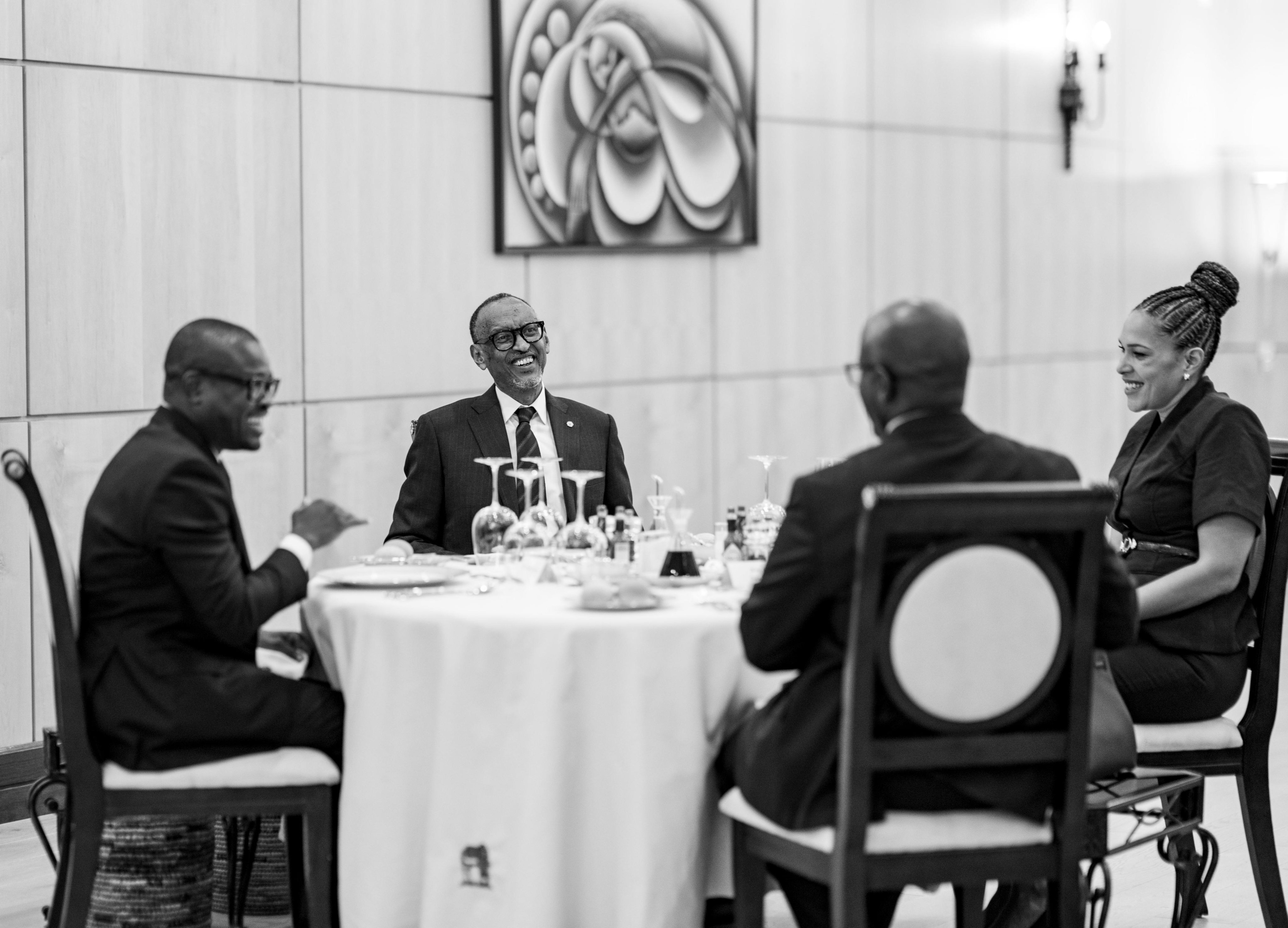 Perezida Kagame yakiriye ku meza mugenzi we wa Benin