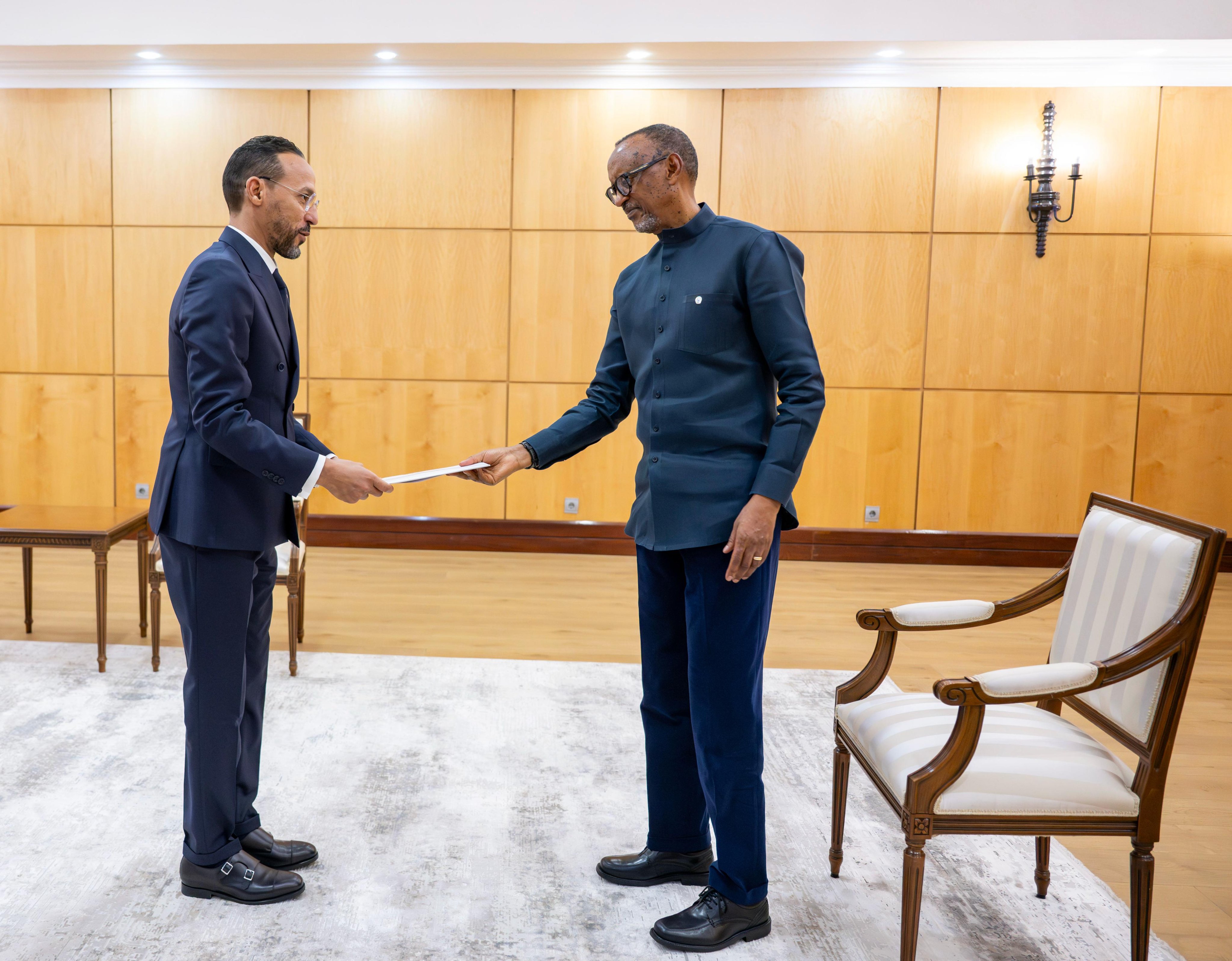 Perezida Kagame yakiriye impapuro za Amb. El Houssein Ould NAGI uhagarariye Mauritanie mu Rwanda