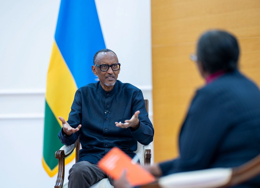 Perezida Kagame yabwiye umunyamakuru ko Tshisekedi afite umugambi wo kumukura ku buyobozi