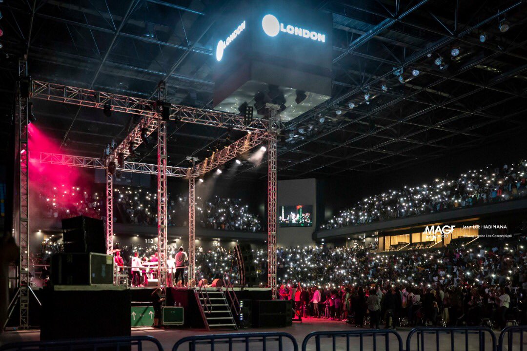 Kigali Arena yari yuzuye abaje kuramya no guhimbaza Imana