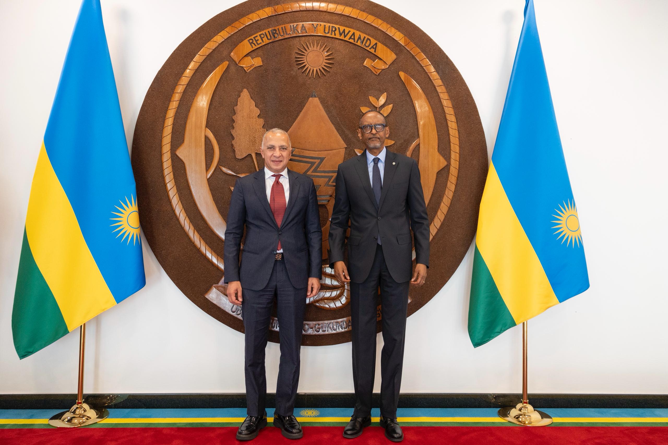 Perezida Kagame aherutse kugirana ibiganiro na Hossam El Shaer, Umuyobozi Mukuru wa Sunrise Resorts & Cruises