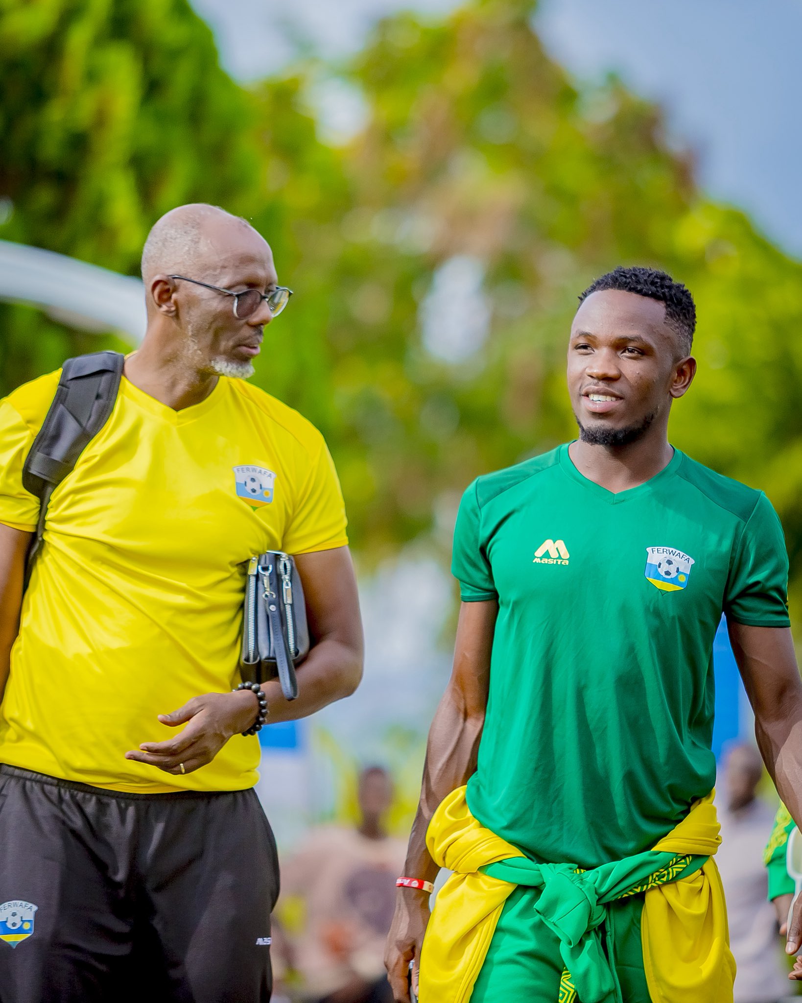 Umutoza wungirije w'Amavubi, Eric Nshimiyimana, aganiriza Fidali Uwiyaremye