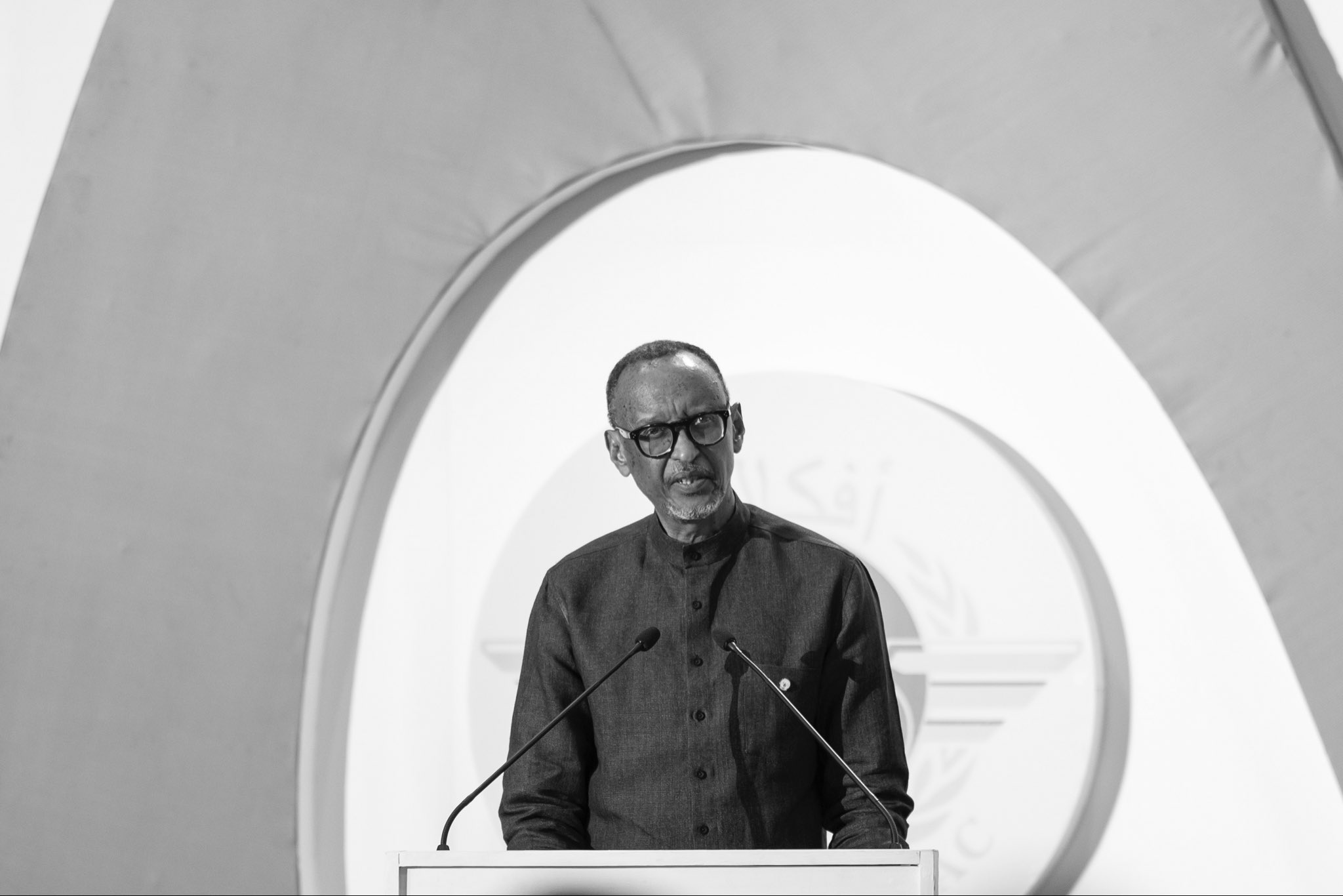 Perezida Kagame yerekanye uburyo u Rwanda rukomeje kungukira mu gukuriraho viza abarusura