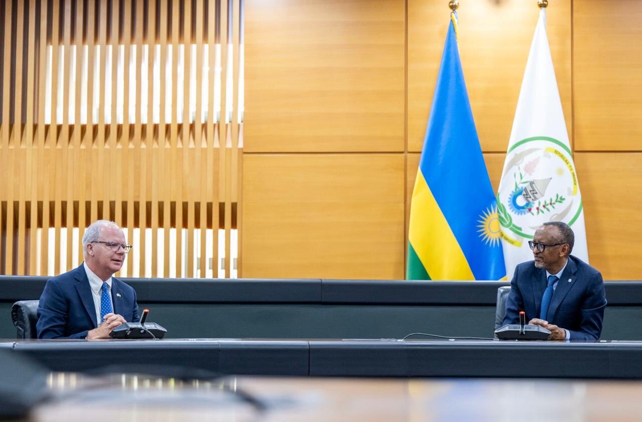Perezida Kagame yaganiriye n'abadepite ba Amerika ku bijyanye n'imikoranire mu nzego zirimo ubuzima n'ingufu