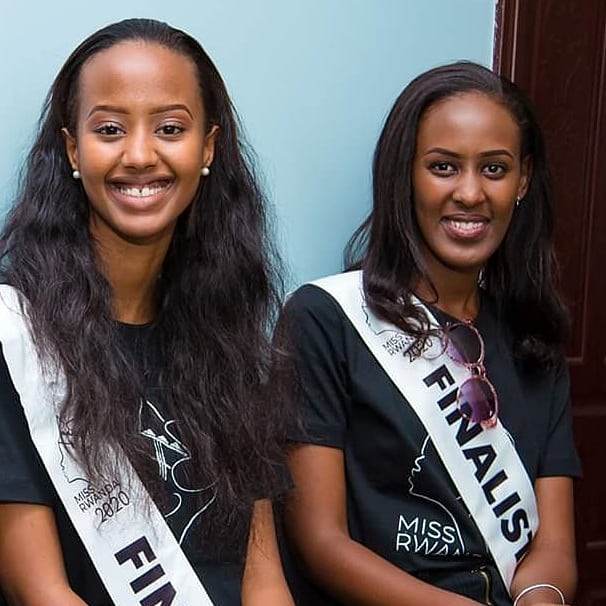 Nishimwe Naomie ubwo yari kumwe na Akaliza Hope yanahaga amahirwe yo kwegukana ikamba