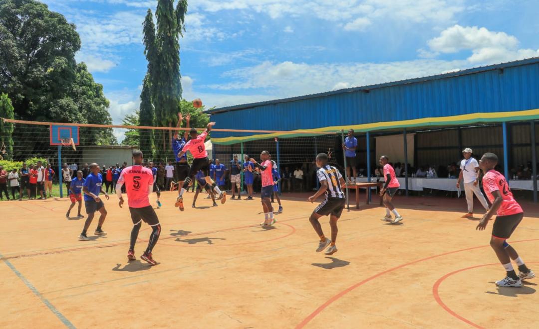 Uyu mukino wa Volleyball wakiniwe mu Kigo cya RWABATT-1