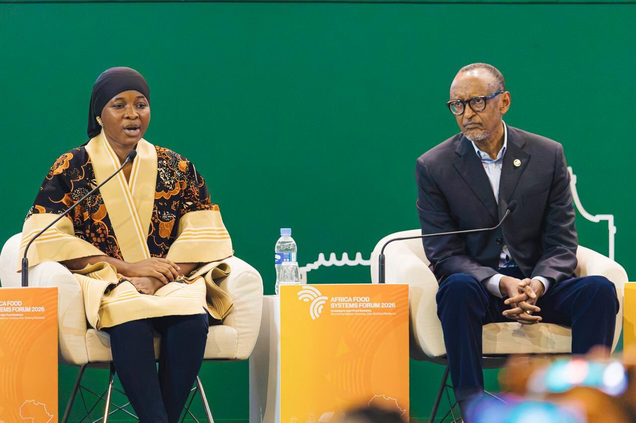 Perezida Kagame yavuze ko buri wese akwiye kwibaza icyo akora mu gusubiza ibibazo abantu bahura na byo