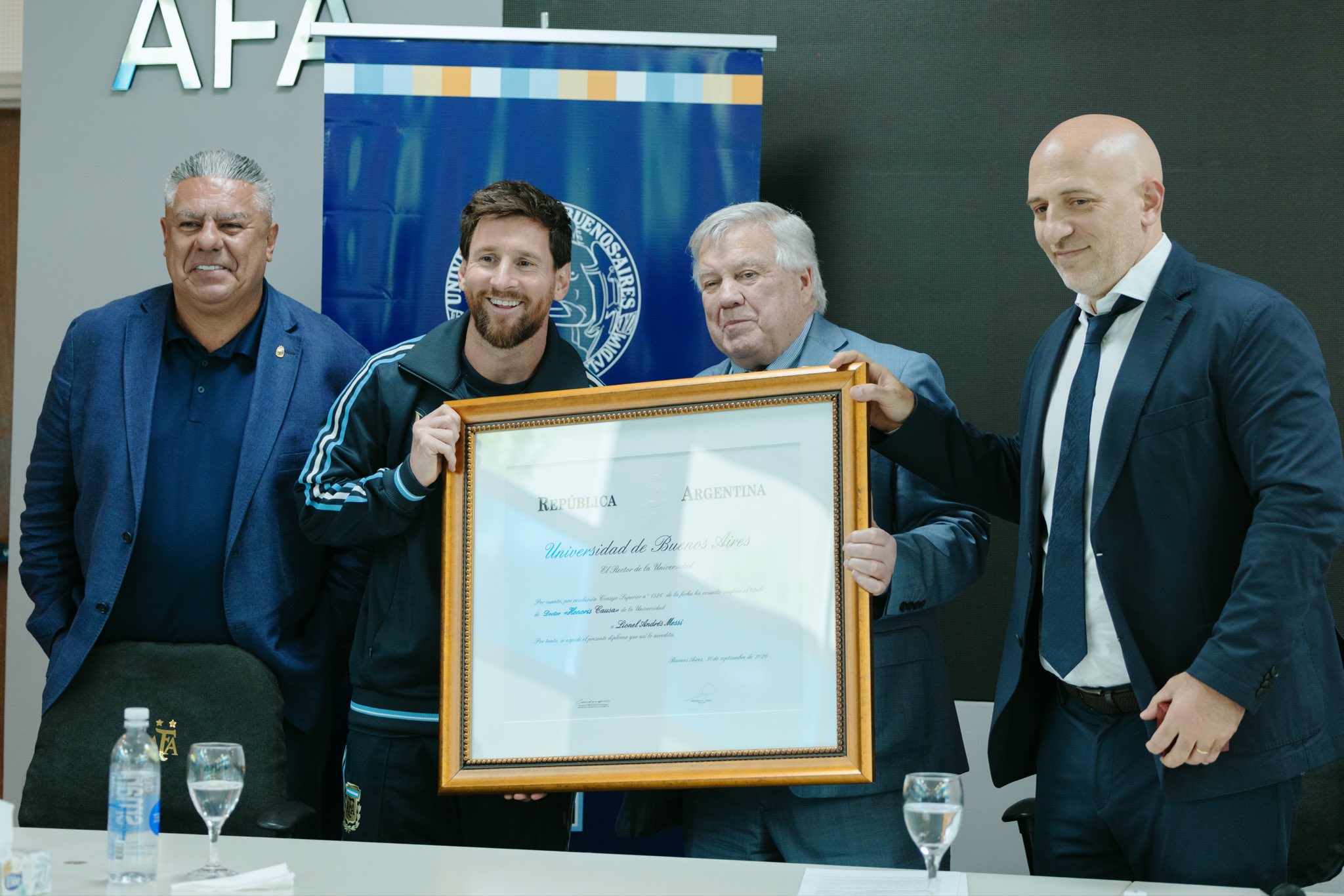 Kaminuza yo muri Argentine ya University of Buenos Aires (UBA), yageneye Messi Impamyabumenyi y’Ikirenga kubera ibikorwa by’indashyikirwa