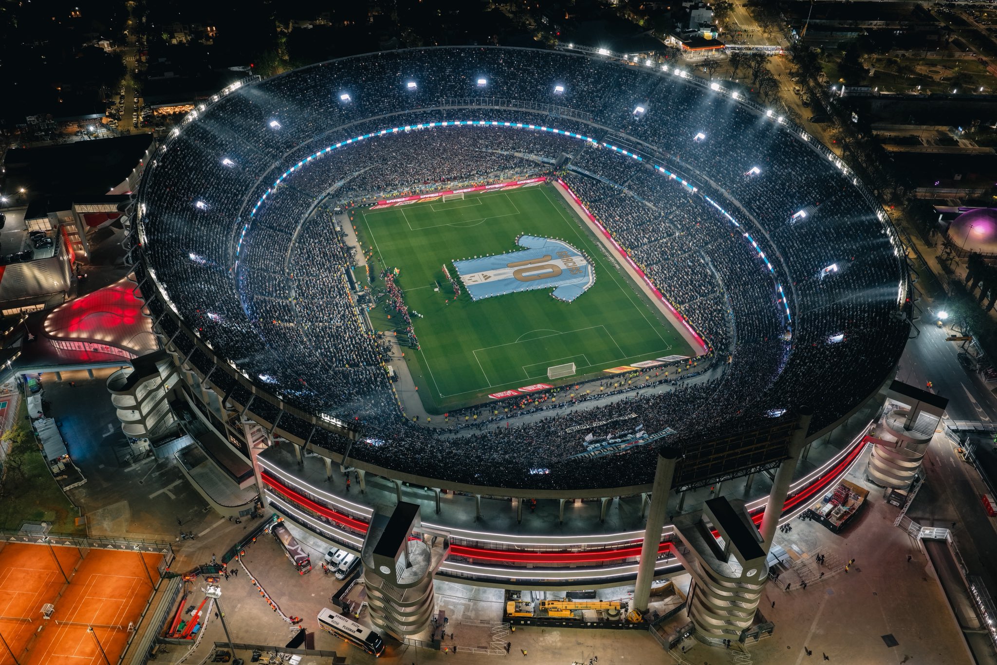 Mu kibuga harambitswemo umwambaro wa Messi