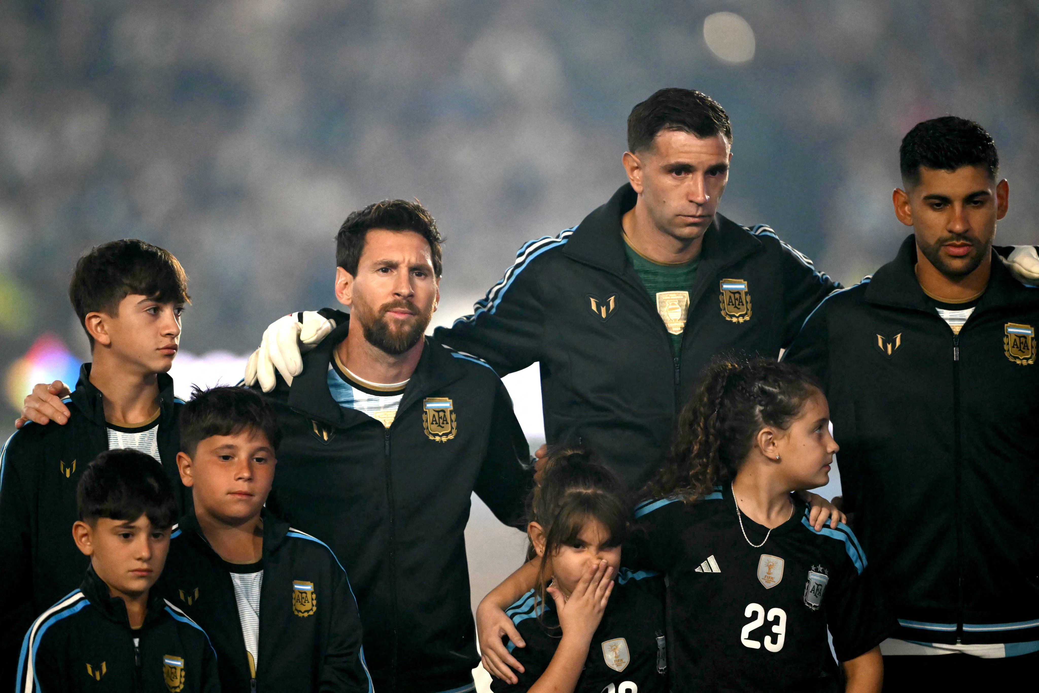 Messi n'abana be binjiranye mu kibuga