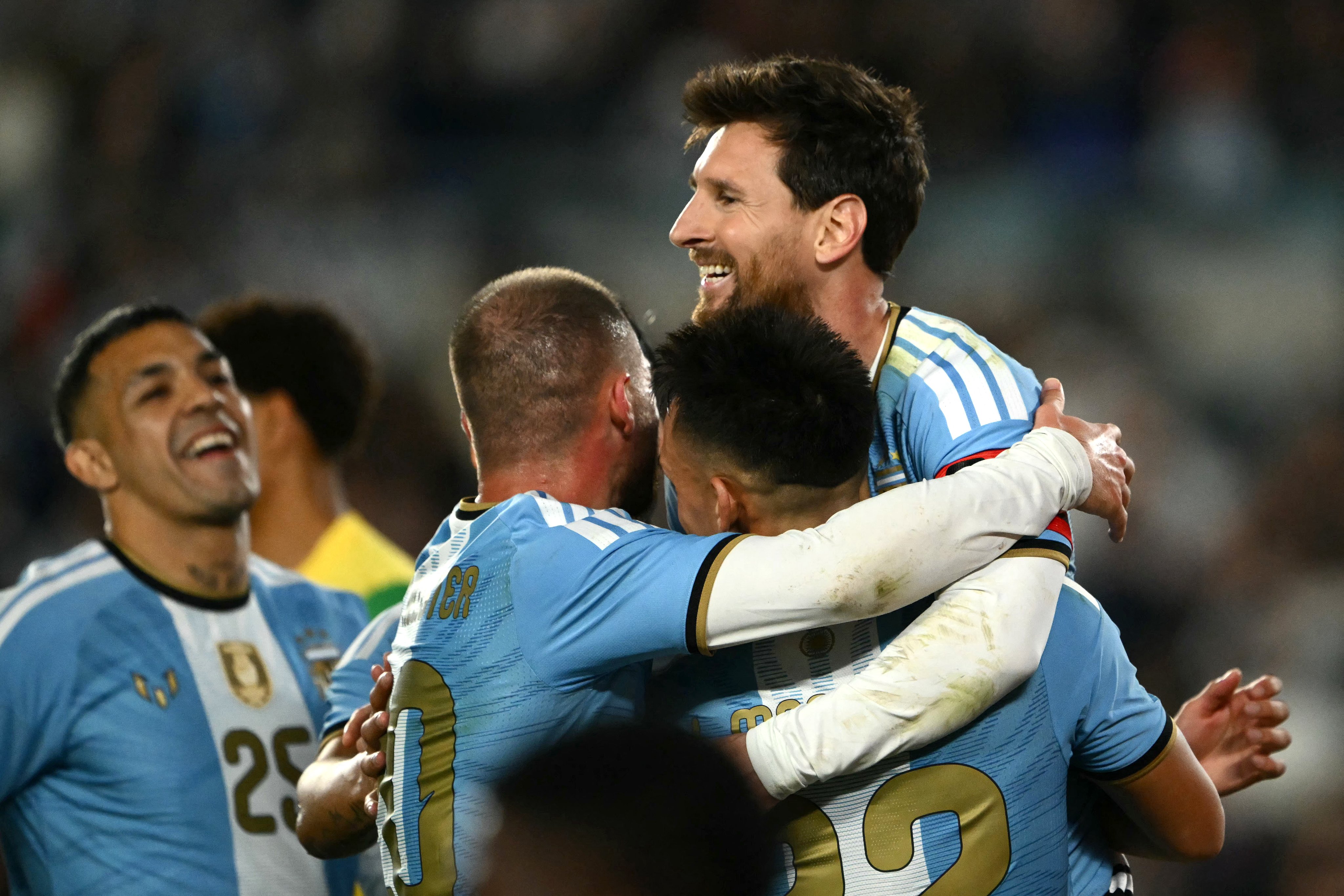 Messi yishimira igitego cya gatatu