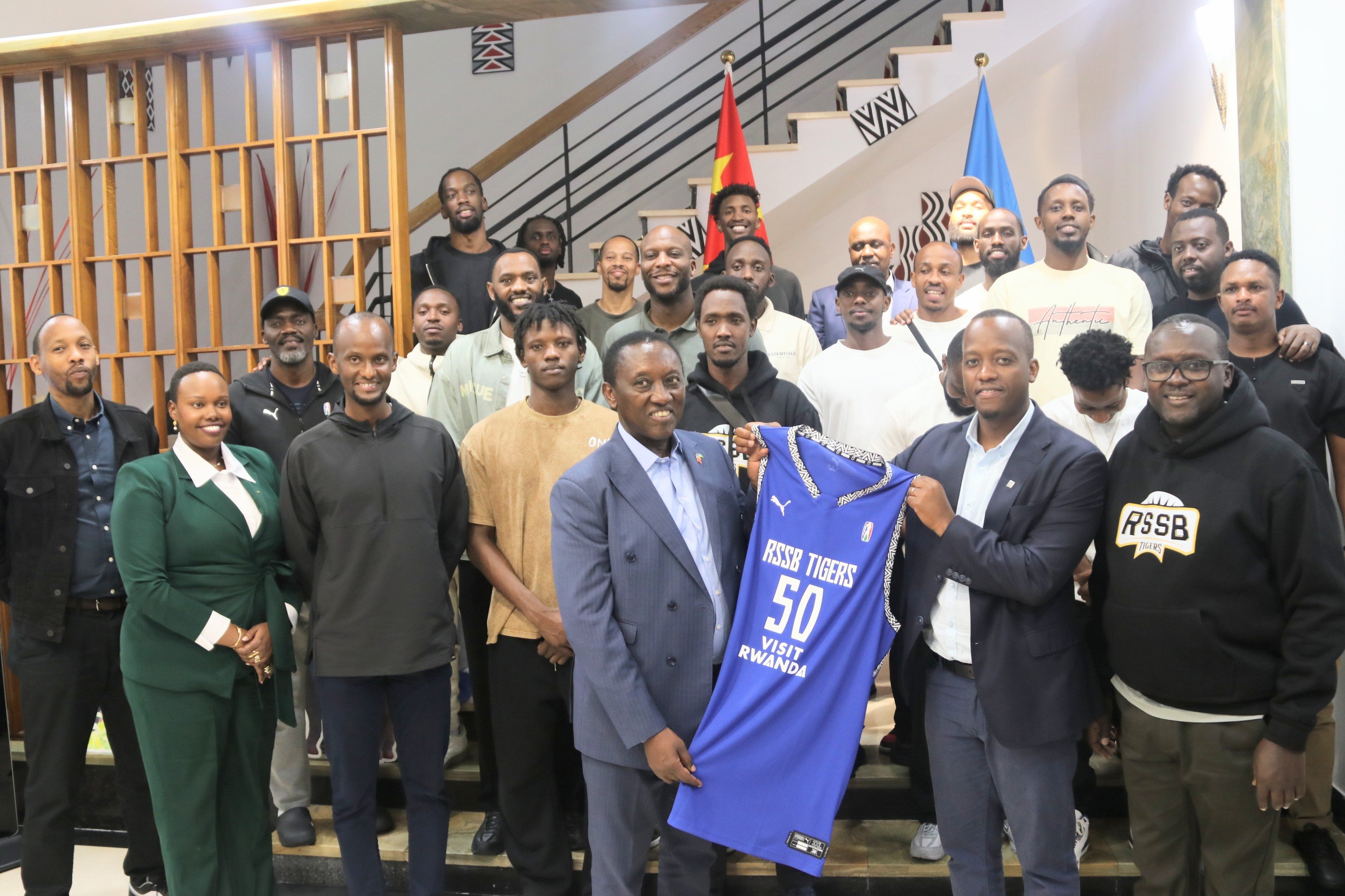 Amb. Lt Gen (Rtd) Karake yashimye umuhate wa RSSB Tigers muri FIBA Intercontinental Cup