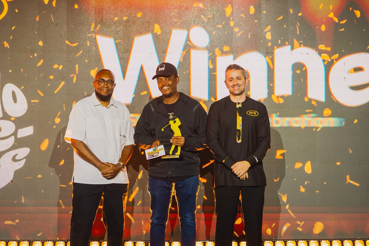 Sugi Felix yafatiye igihembo David Rwiyamirira