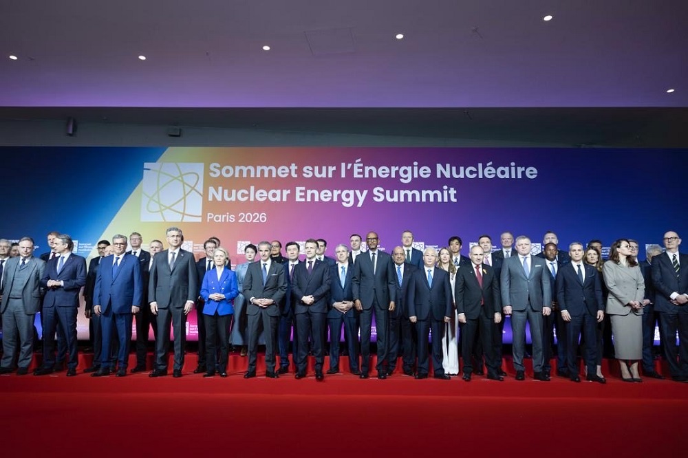 Abakuru b'ibihugu na za guverinoma, abahagarariye IAEA n'inganda za nucléaire bitabiriye inama ya Paris