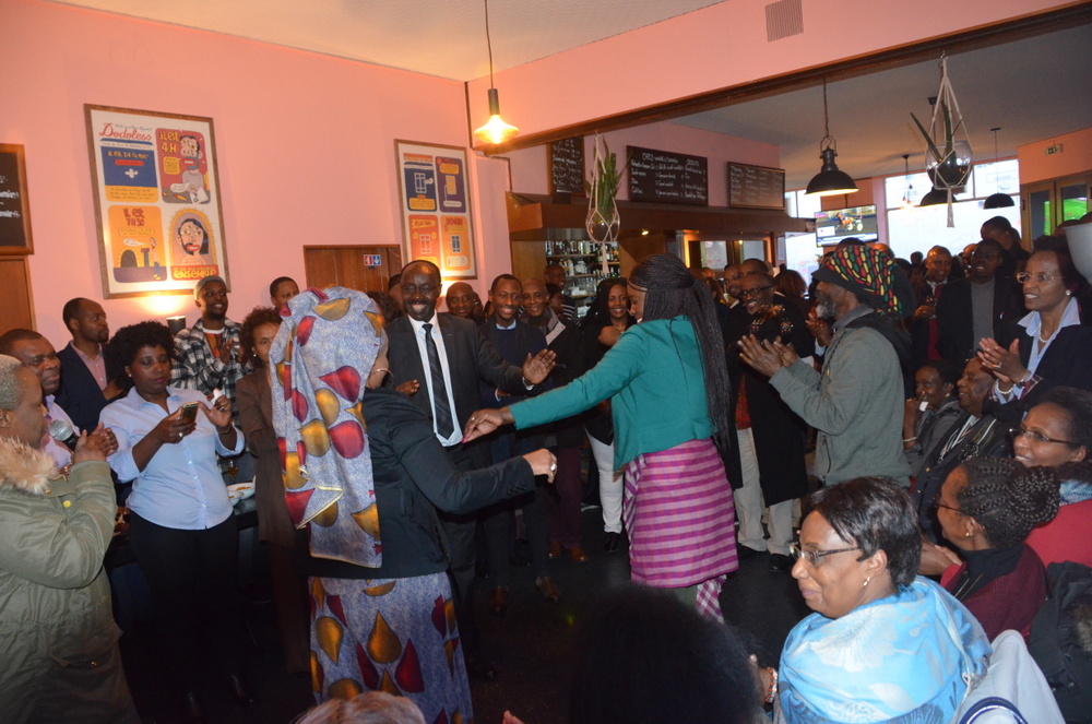 Ibi birori byaranzwe n’ibiganiro n' ubusabane no gucinya akadiho