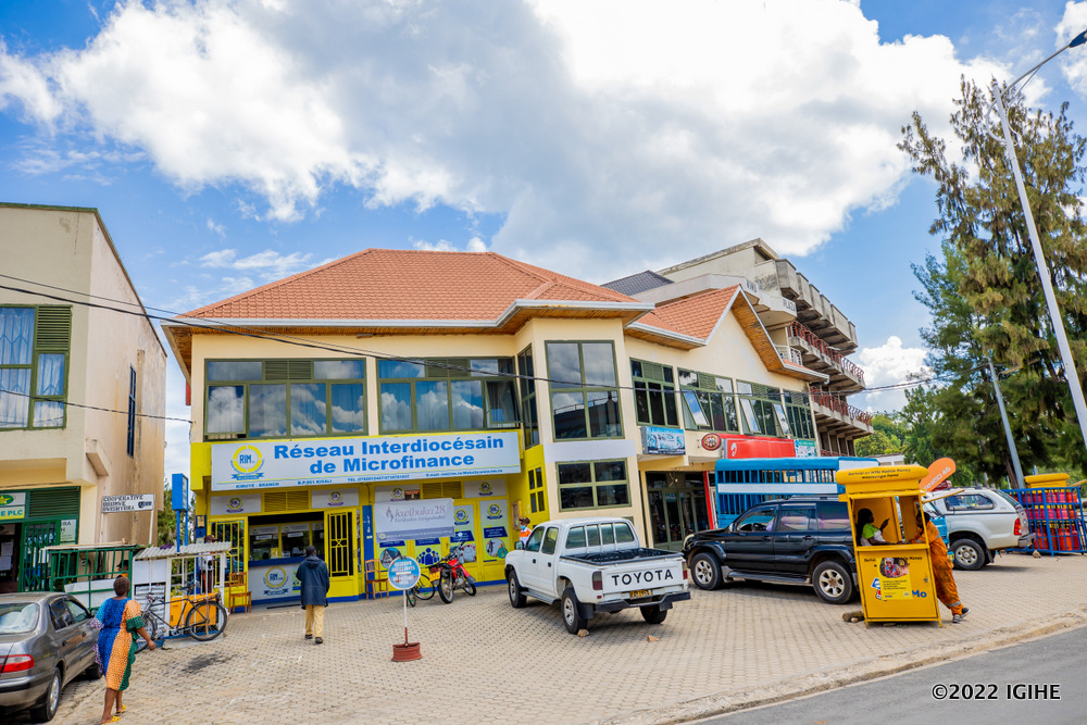 Ibyo by'imari na byo biraboneka mu Mujyi wa Karongi, ntiwakenera serivisi ngo uyibure