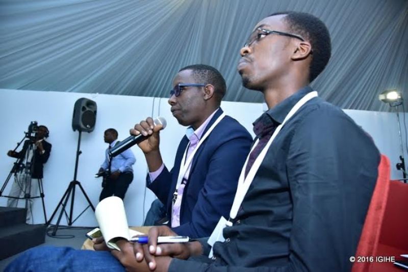 Abanyamakuru bagiranye ikiganiro n'Umuyobozi w’Inama y’Umuryango wa Afurika Yunze Ubumwe ishinzwe ubukungu, imibereho myiza n’umuco, Dr Joseph Chilengi